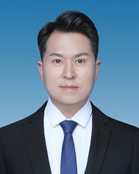 許冬冬電子照片X.jpg
